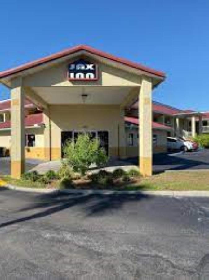 Jax Inn Jacksonville Bagian luar foto