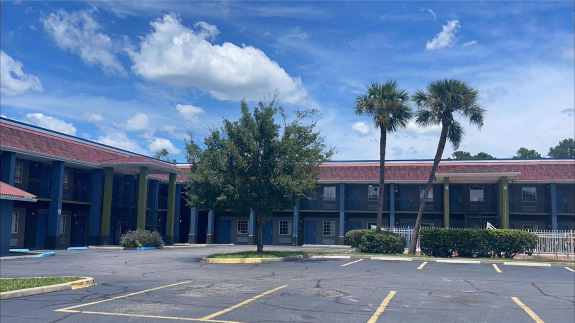 Jax Inn Jacksonville Bagian luar foto